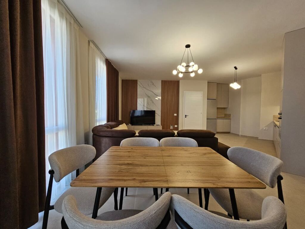Apartament 2+1+2 per qira tek Farmacia 10
