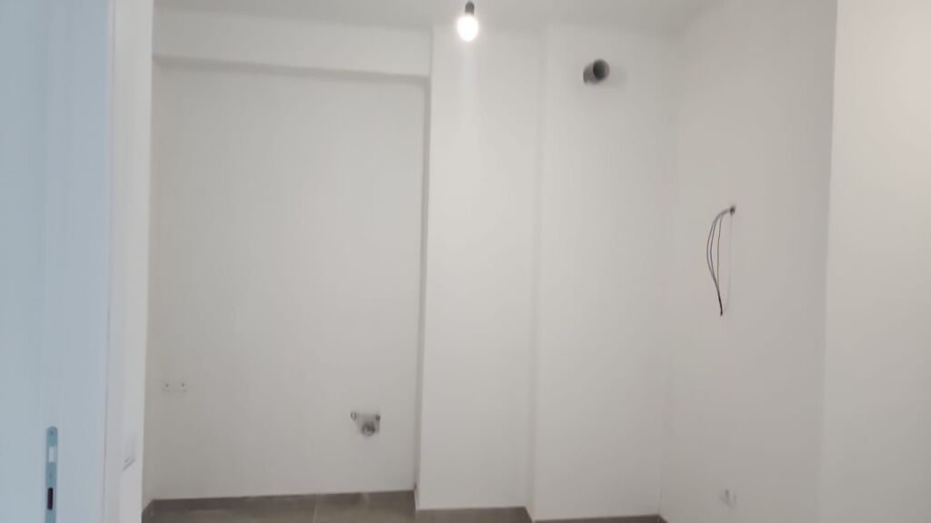 2+1, per ufficio a Gardenia Myslym Shyri, 1300 euro