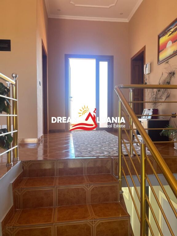 Vile me Qera 3+1+2wc+2 Post Parkingu ne Mjull Bathore ne Tirane (ID 4251447)