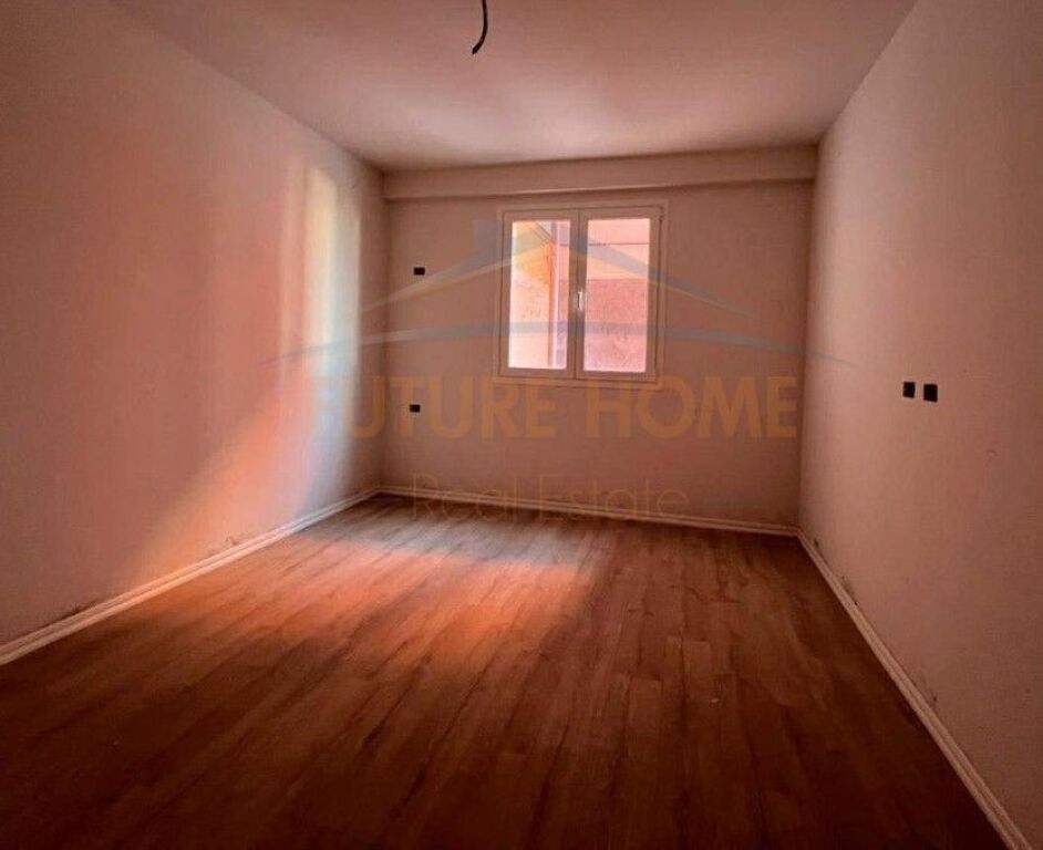 Shitet, Apartament 1+1, Yzberisht