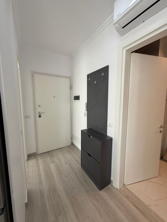 Jepet me qira apartament 2+1 me parking te Jordan Misja.  🚗 Me post parkimi💰 Cmimi: 80,000 leke / muaj  Per me shume informacion ose vizite, kontaktoni ne privat.