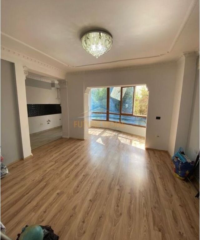 In vendita, appartamento 2+1+1, Ali Demi, Tirana.