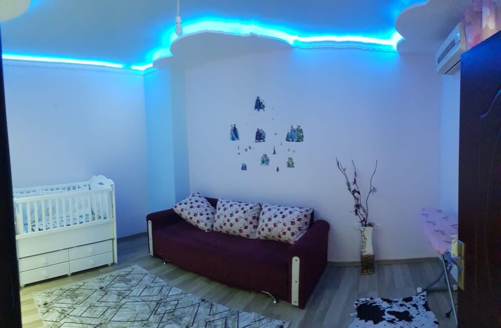 Jepet Me Qera Apartament 2+1+1 Ballkon