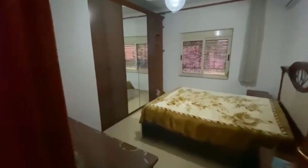 JEPET ME QERA VILA 2 KATESHE 400€ SHKOZET