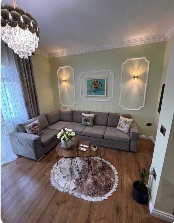 Apartament 1+1 me qera tek Muzeumi i Deshmoreve , Durres !!!