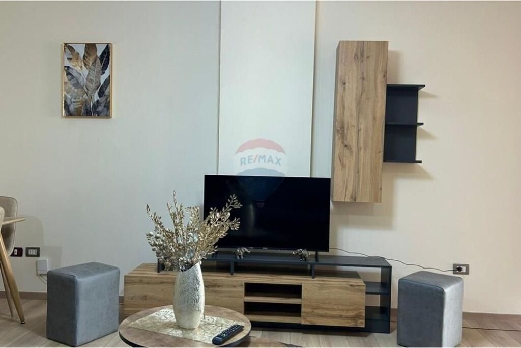 Apartament - Për Qira - Rruga e Kavajës, Tiranë