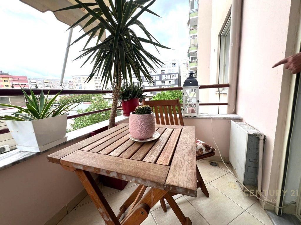 Shitet Apartament 1+1 , Don Bosko !