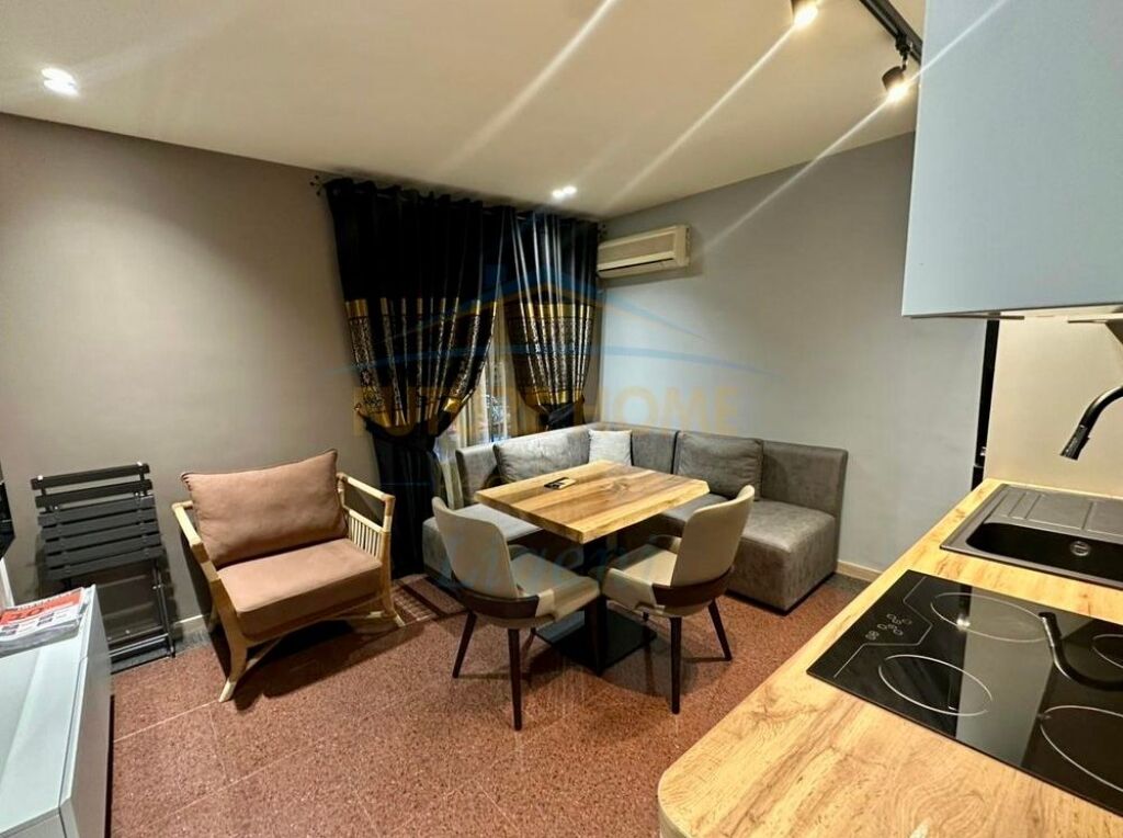 Qera, Apartament 1+1, Shallvaret, Tiranë 630 €