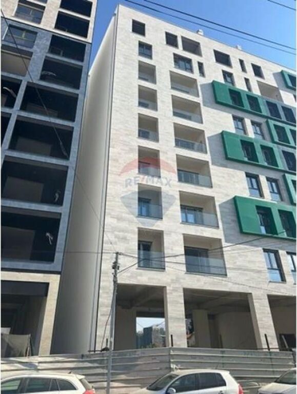 Dyqan ne shitje, Bulevard i RI!