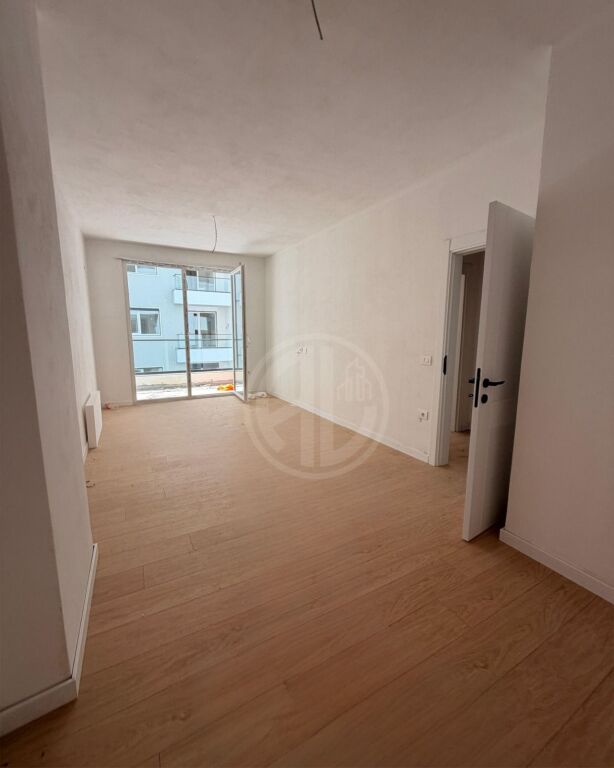 Shitet apartament 1+1 në VM Residence – vetëm 250 m nga deti