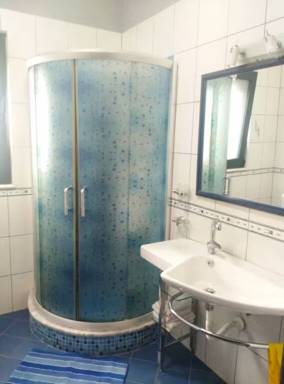 🏠Ish Tregu Elektrik prane Qendres "Elita" jepet me qera kati i II-te i nje vile,450Euro