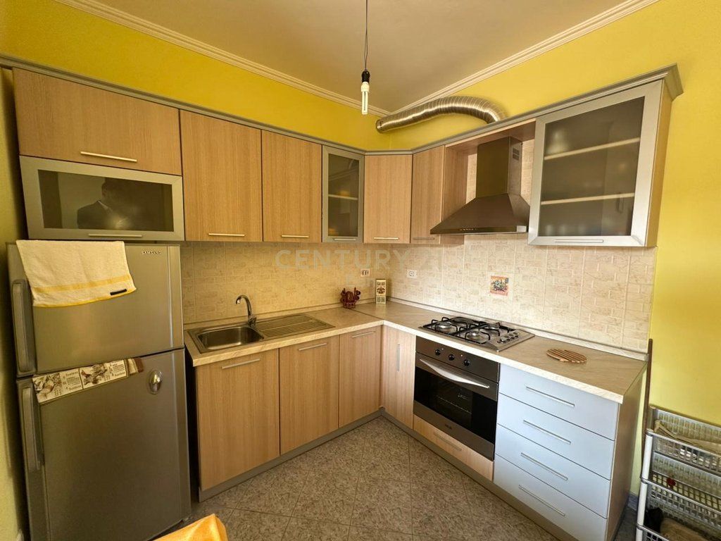 SHESIM APARTAMENT 1+1 TEK POLIKLINIKA, DURRES QENDER !