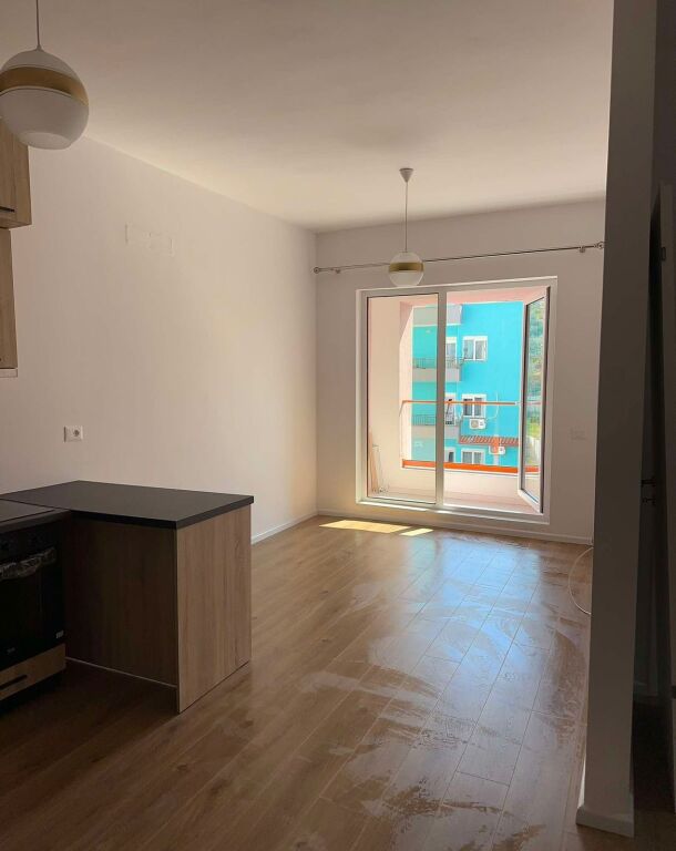 🏡Jepet me qira afatgjate apartament 1+1, i sapo perfunduar, 50 m², ne zonen e 📍 Mangalem 21, Ali Demi.💰 Cmimi: 35,000 leke / muaj