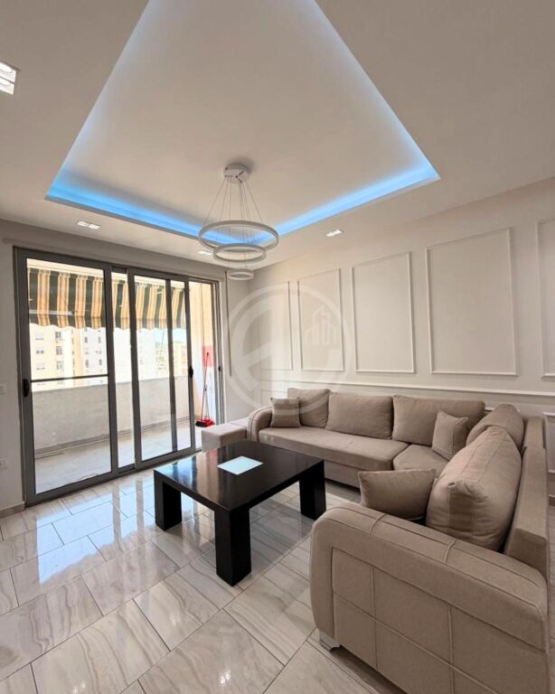 Shitet Apartament 2+1 Durres prane Ish Urt