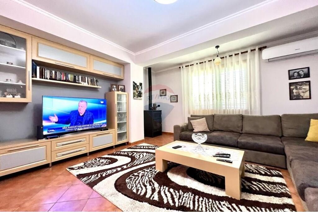 🏡✨ Vilë për Shitje – Lagjja Lirimi, Vlorë ✨🌿