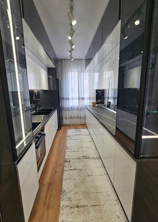 Shitet apartament 2+1+2 tek Pallati me Shigjeta