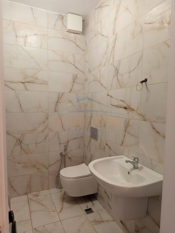 Affitto, Appartamento 2+1, Complesso Aura, Tirana.