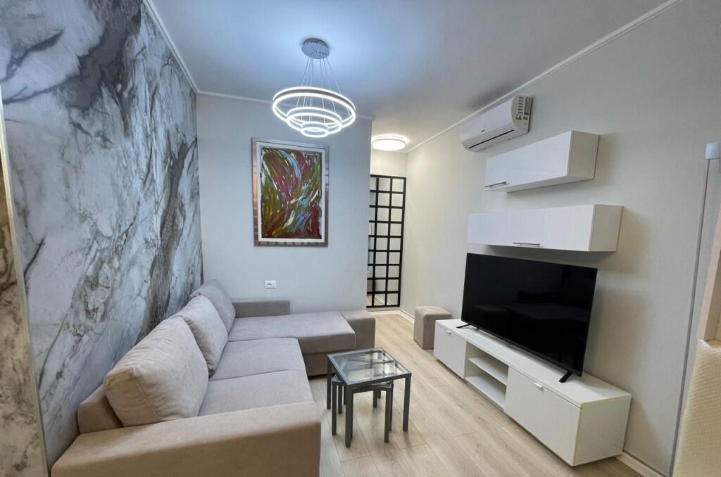 Qera | Apartament 1 + 1 | Tregu Elektrik | 650 €/muaj