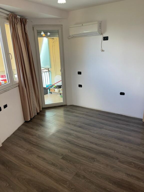 SHITET APARTAMENT 2+1 Ish Fusha Aviacionit