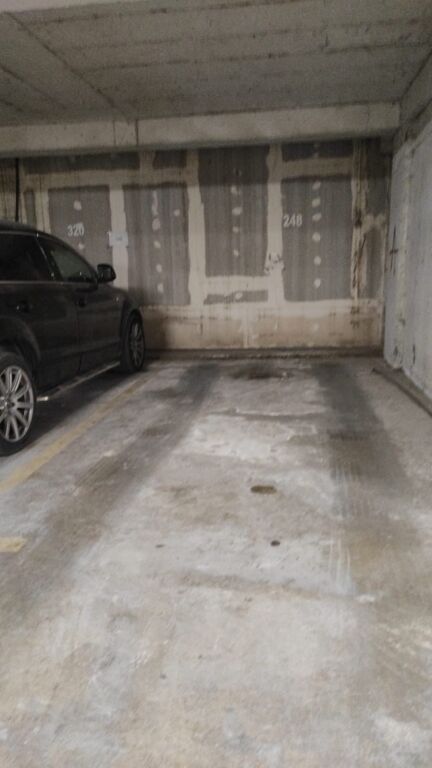 Shiten poste parkimi Golden Park !