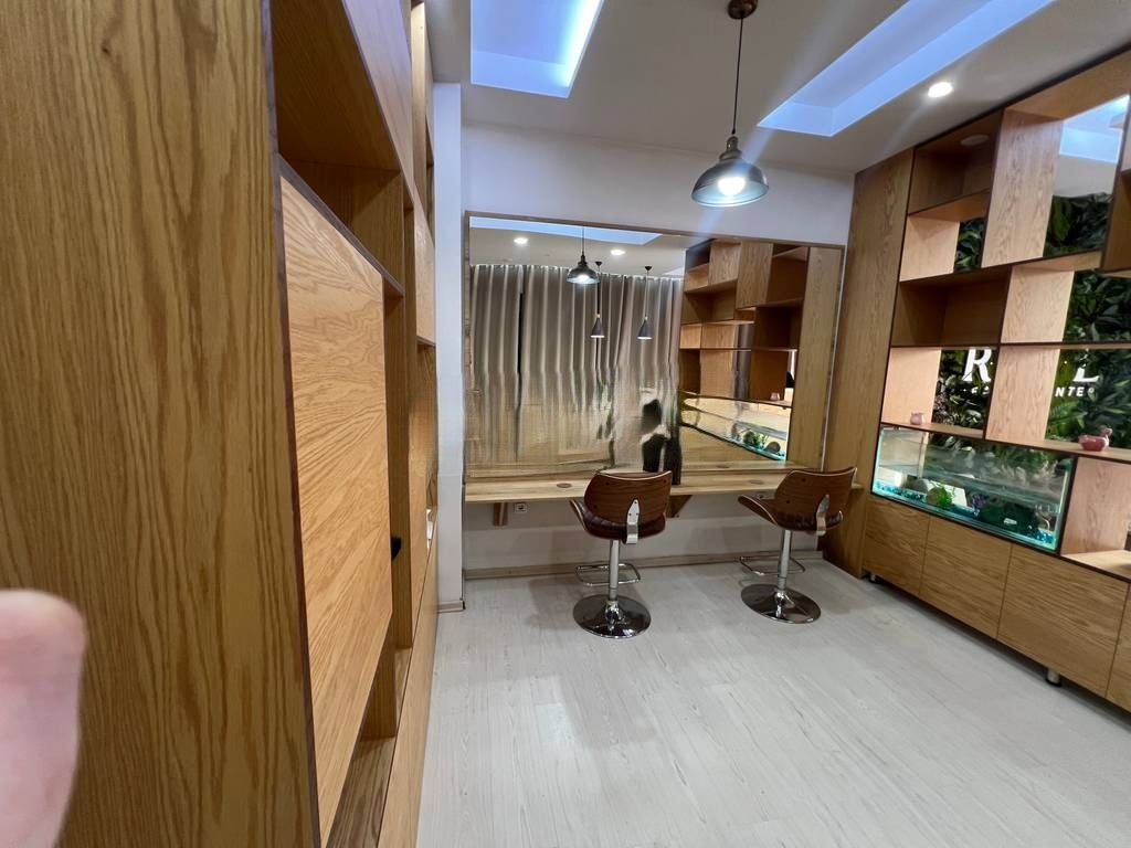 Ambient Komercial per Qira tek Pallati me Shigjeta 800 € /Muaj