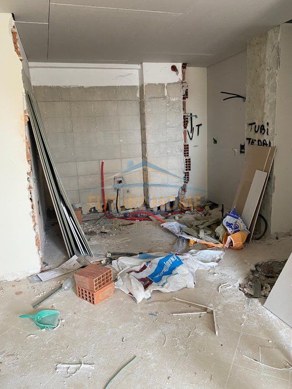 Shitet, Apartament 2+1, Unaza e re, Tiranë.