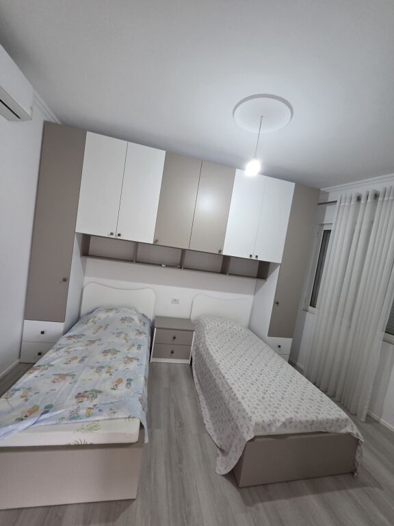 Shitet apartament 2+1+2 me parkim