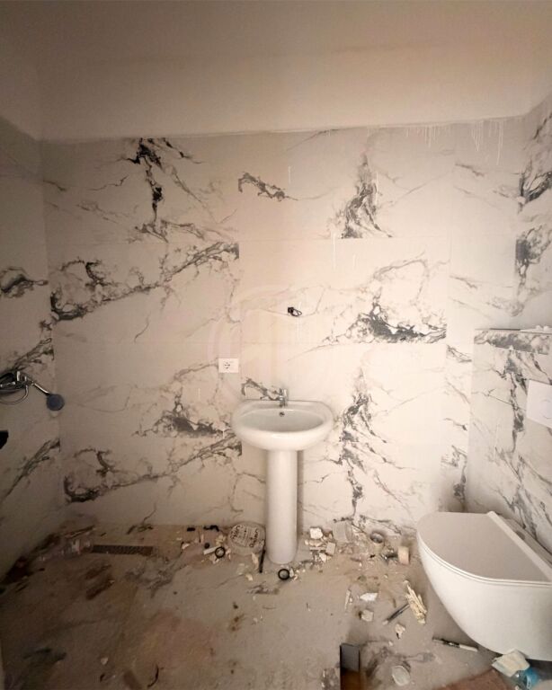 Shitet apartament 1+1 në VM Residence – vetëm 250 m nga deti