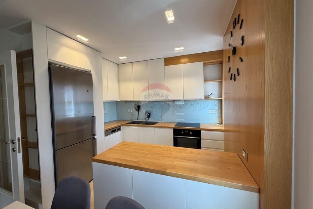 Apartament modern 3+1+2 me 2 poste parkimi.