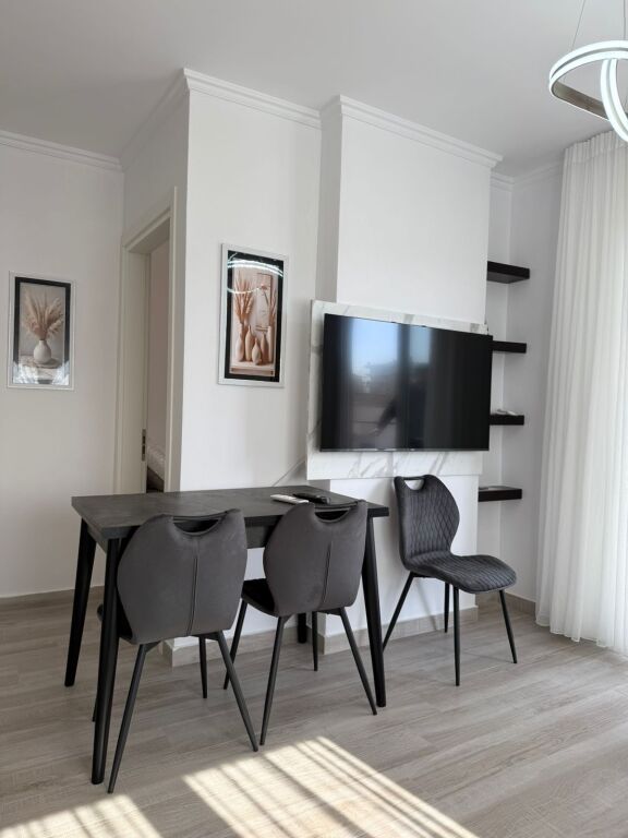 Jepet me qira apartament 2+1 me parking te Jordan Misja.  🚗 Me post parkimi💰 Cmimi: 80,000 leke / muaj  Per me shume informacion ose vizite, kontaktoni ne privat.