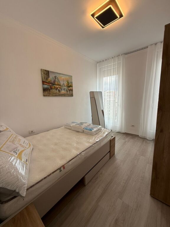 Jepet me qira apartament 2+1 me parking te Jordan Misja.  🚗 Me post parkimi💰 Cmimi: 80,000 leke / muaj  Per me shume informacion ose vizite, kontaktoni ne privat.