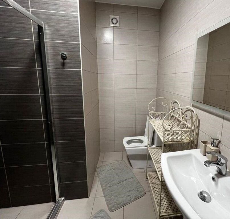 Apartament 2+1+2 me Qera , Komuna Parisit