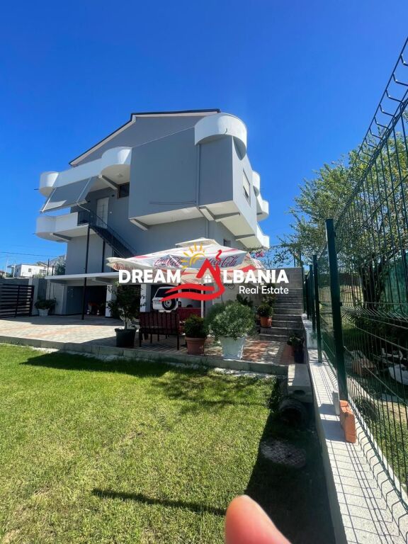 Vile me Qera 3+1+2wc+2 Post Parkingu ne Mjull Bathore ne Tirane (ID 4251447)