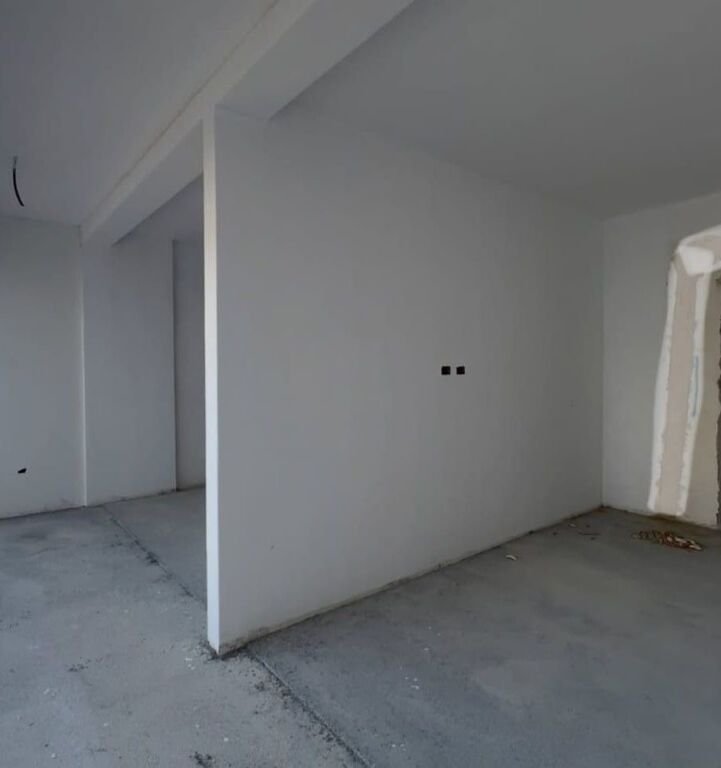 APPARTAMENTO 2+1+2 – COMUNE DI PARIGI