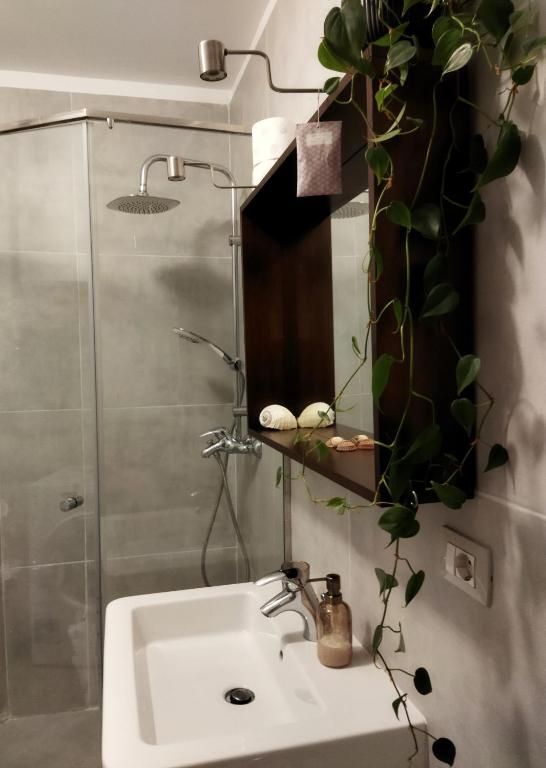 Apartament 1+1 Me Qira në Tregu Elektrik, Tiranë