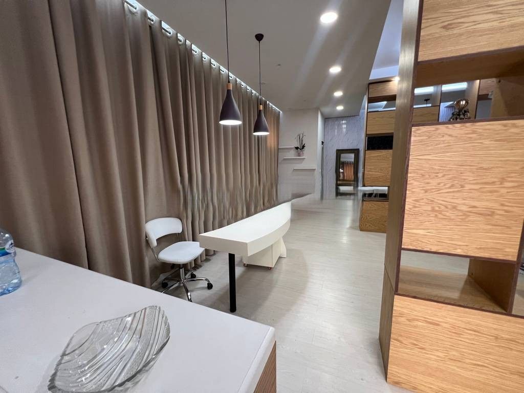 Ambient Komercial per Qira tek Pallati me Shigjeta 800 € /Muaj