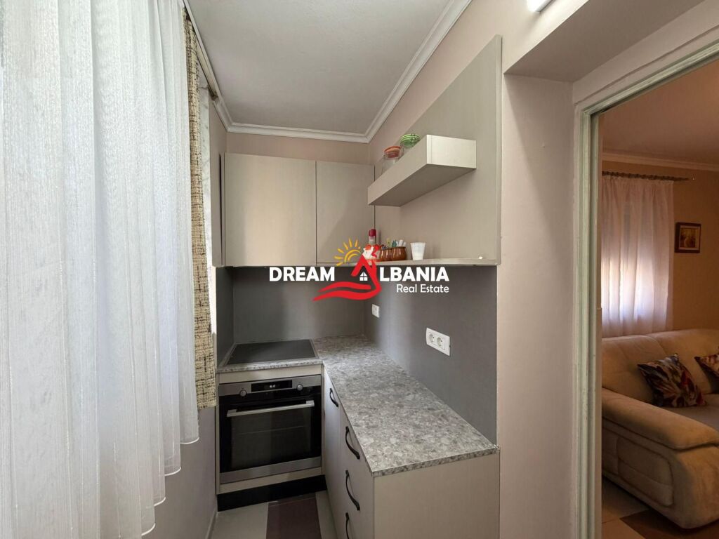 Jepet me qera apartament 2+1 ne rrugen e Durresit prane gjimnazit Qemal Stafa (ID 4229493)
