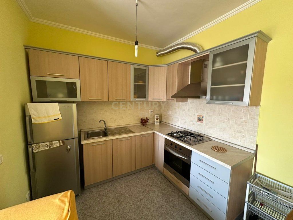 SHESIM APARTAMENT 1+1 TEK POLIKLINIKA, DURRES QENDER !