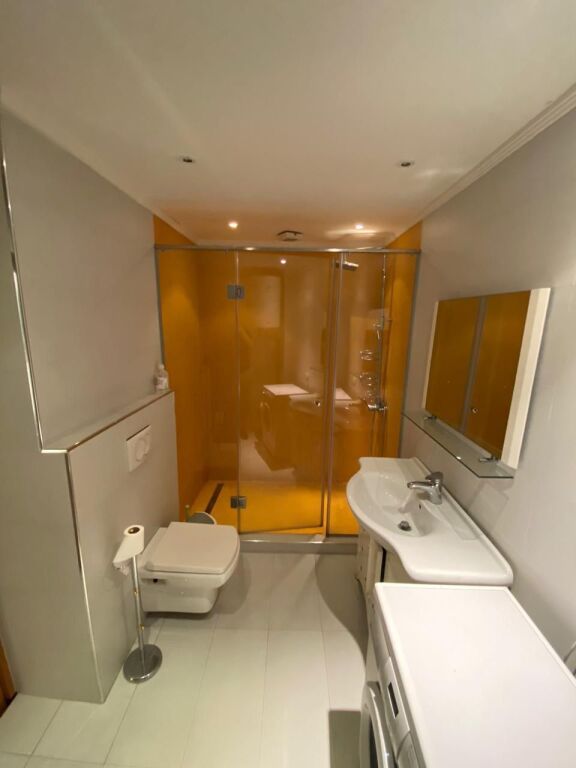 Comune di Parigi vicino al parco giochi 🚩Vendiamo super appartamento 3+1+2 bagni+ripostiglio.