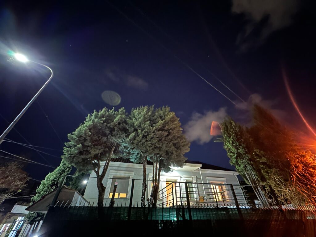 🏡 Shitet Vilë 2-Katëshe me Oborr 📍Prane Selvise