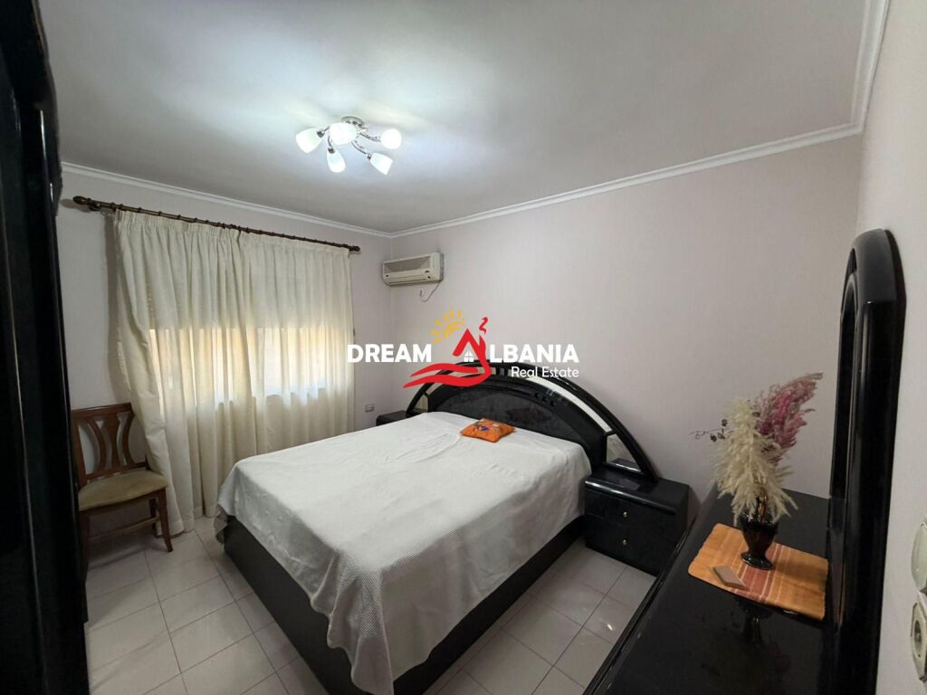 Jepet me qera apartament 2+1 ne rrugen e Durresit prane gjimnazit Qemal Stafa (ID 4229493)
