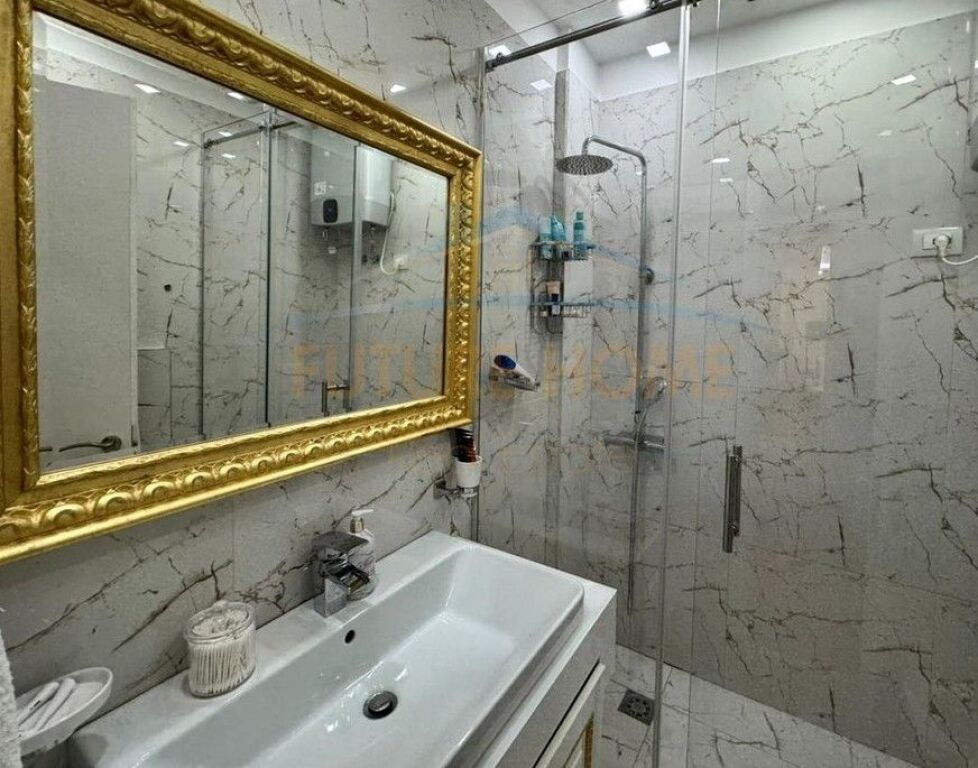 Shitet, Apartament 2+1+2, Kompleksi "FZ 2", Liqeni i Thatë.