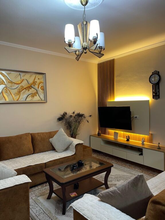 Jepet me qera Apartamenti 2+1+2 ballkone , Don Bosko prane Viva Market 600 mije leke