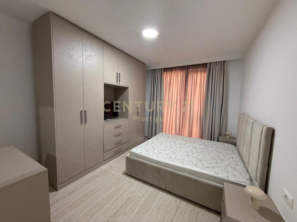 APARTAMENT 3+1+2+POST PARKIMI ME QIRA, "FOREST RESIDENCE", LIQENI I THATE! 1,450 € /Muaj