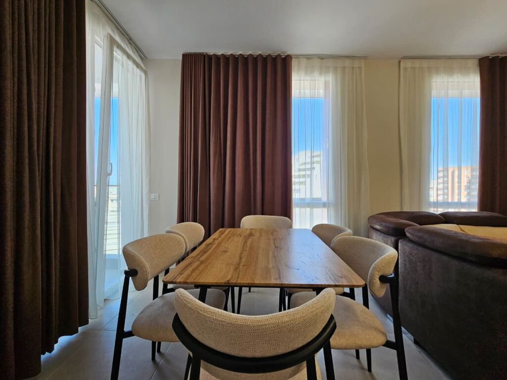 Apartament 2+1+2 per qira tek Farmacia 10