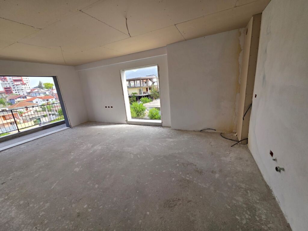 Porcelan Shitet Apartament 2+1+2