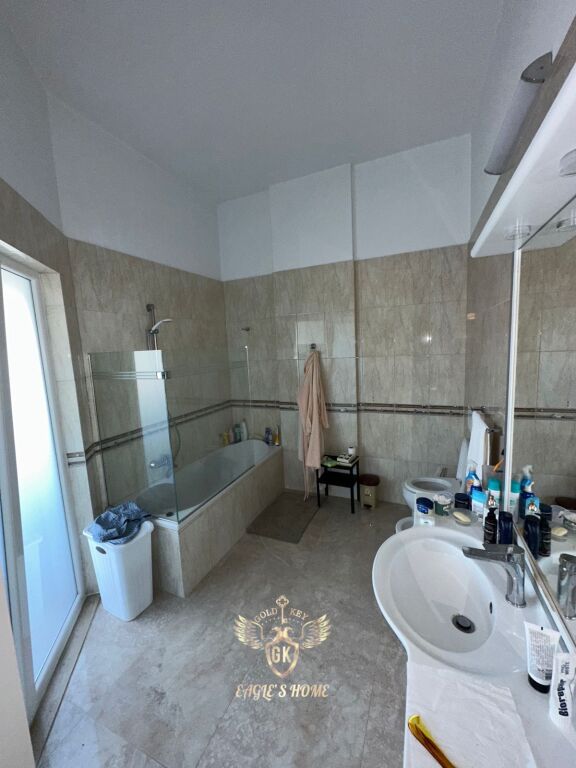 SHITET SUPER APARTAMENT VOLLGA DURRES