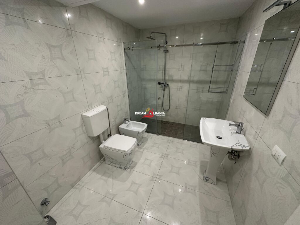 Penthouse ne Shitje tek Liqeni i Thate (ID 4131401)