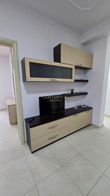 Shitet 2+1 ne Qerret me pamje deti