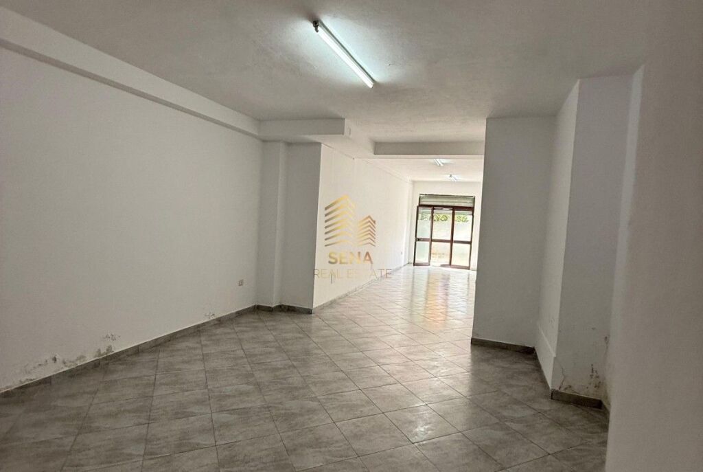 Qira, Ambient Biznesi, Rruga e Barrikadave, 40.000 Lek/Muaj